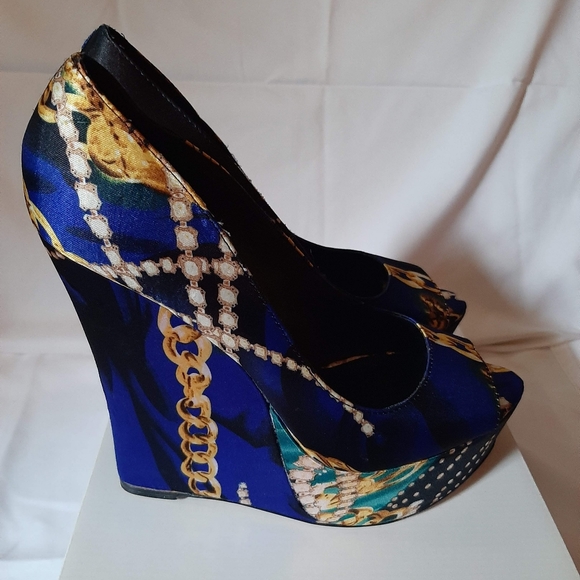 ALDO, size 10 super cool platforms, multi-colour - Picture 4 of 4